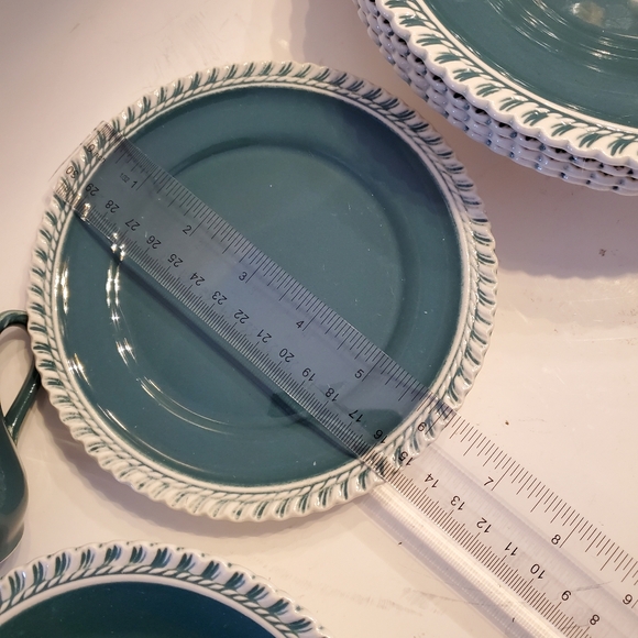 8 Piece Vintage Harkerware Pottery Pate sur Pate Plates Bowls Cups Mid-century - Picture 10 of 13